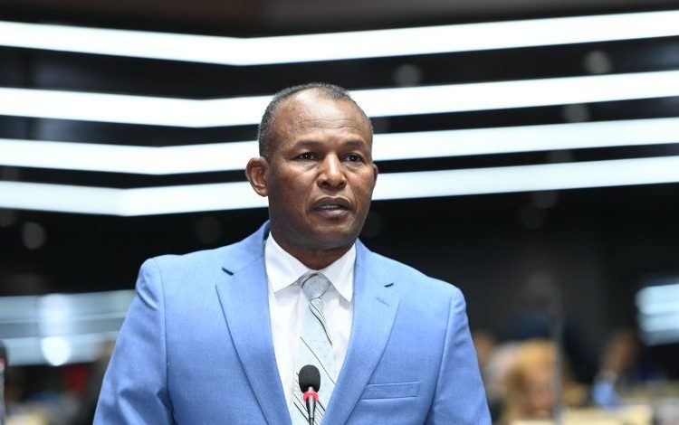 Informe sobre Código Laboral sería rendido antes del 12 de enero