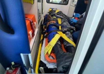 Policía resulta gravemente herido tras accidente con autobús en el municipio de Cabral