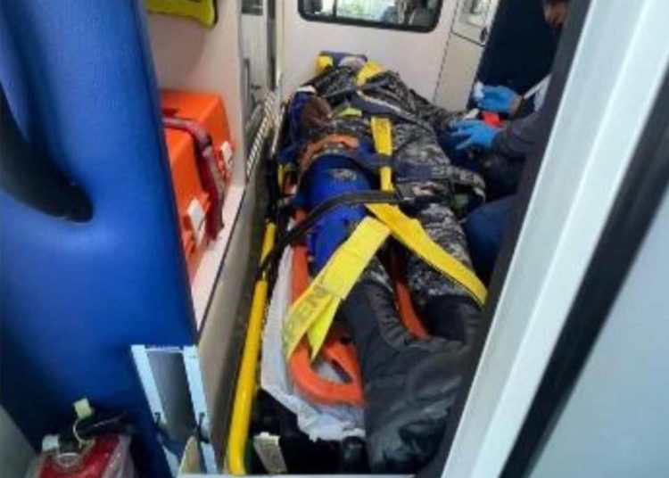 Policía resulta gravemente herido tras accidente con autobús en el municipio de Cabral