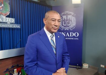 Senador Santiago Zorrilla llama a respetar la institucionalidad tras declaraciones de Alfredo Pacheco