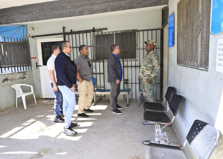 SNS supervisa avances y ordena reanudación y conclusión de obras hospitalarias en SDN