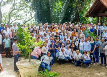 Carolina Mejía recibe apoyo en Santiago con mira a sus aspiraciones presidenciales