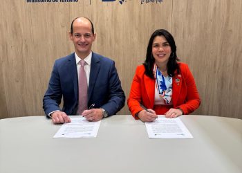 Médico Express y la Asociación de Hoteles de SD firman acuerdo en FITUR para elevar la seguridad y el bienestar del visitante