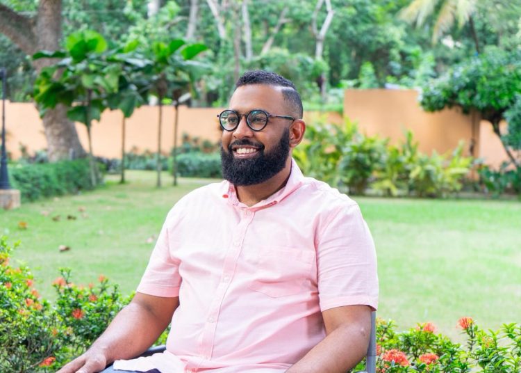 Glenn Davis anuncia el regreso de Dialogando con el objetivo de comunicar desde comunidades olvidadas