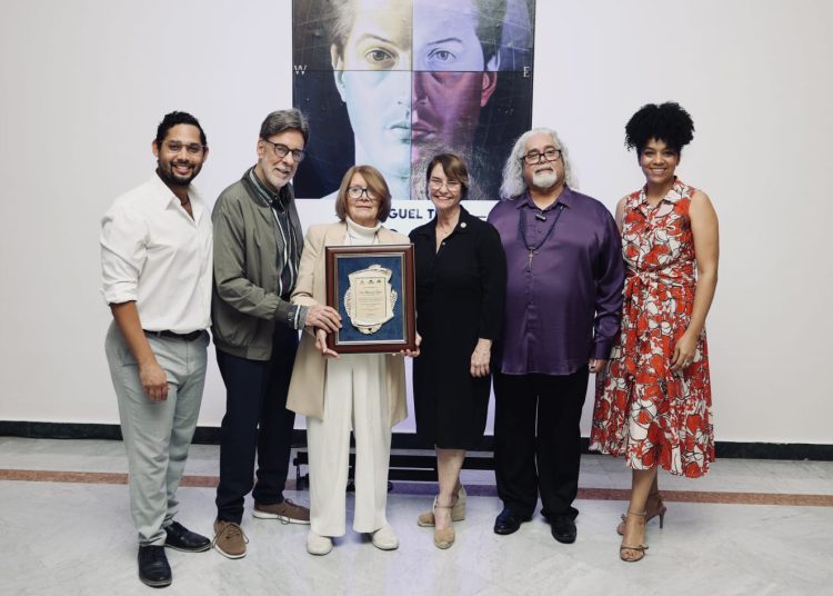 Galería Nacional de Bellas Artes inaugura exposición de Miguel Tió y rinde homenaje a Marianne de Tolentino