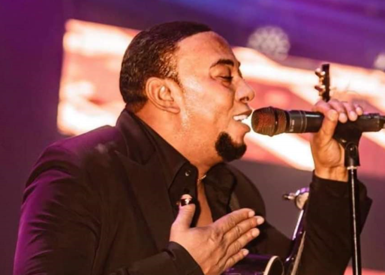 El rostro de Anthony Santos genera comentarios tras presentación en Montecristi