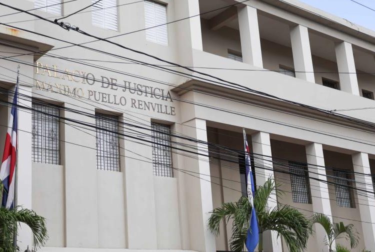 Imponen prisión preventiva a dos hombres acusados de asesinar a un sargento de la Policía