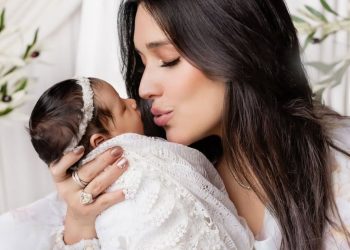 Amelia Vega comparte emotivas imágenes de su sexta hija Vail