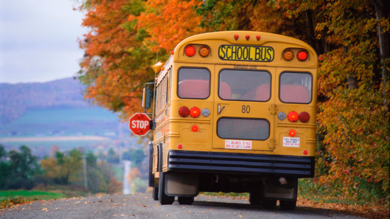 Ascienden a trece los alumnos muertos en el accidente de un minibús escolar en Sudáfrica