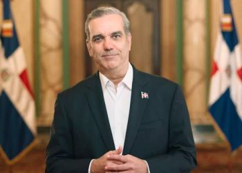 Presidente Luis Abinader felicita a los Leones del Escogido por conquistar el bicampeonato