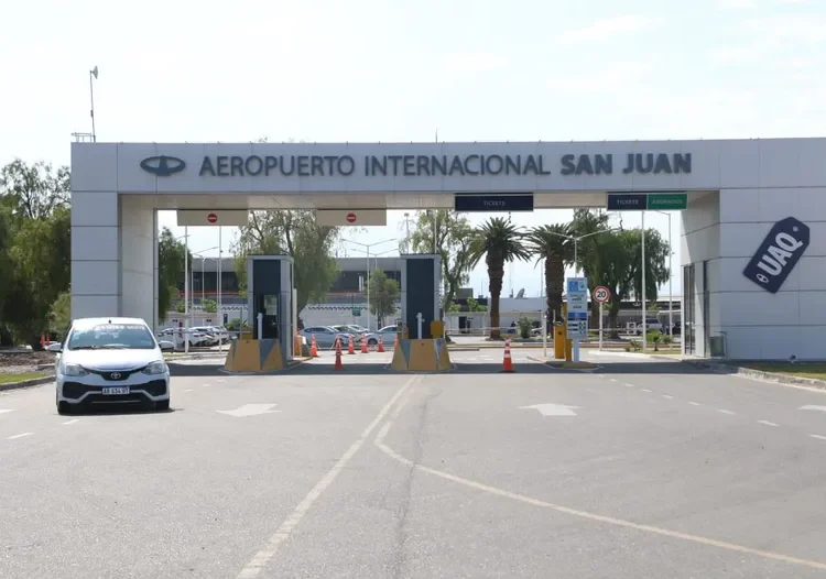 Aeropuerto de San Juan suspende mayoría de sus vuelos tras ataque de EEUU contra Venezuela