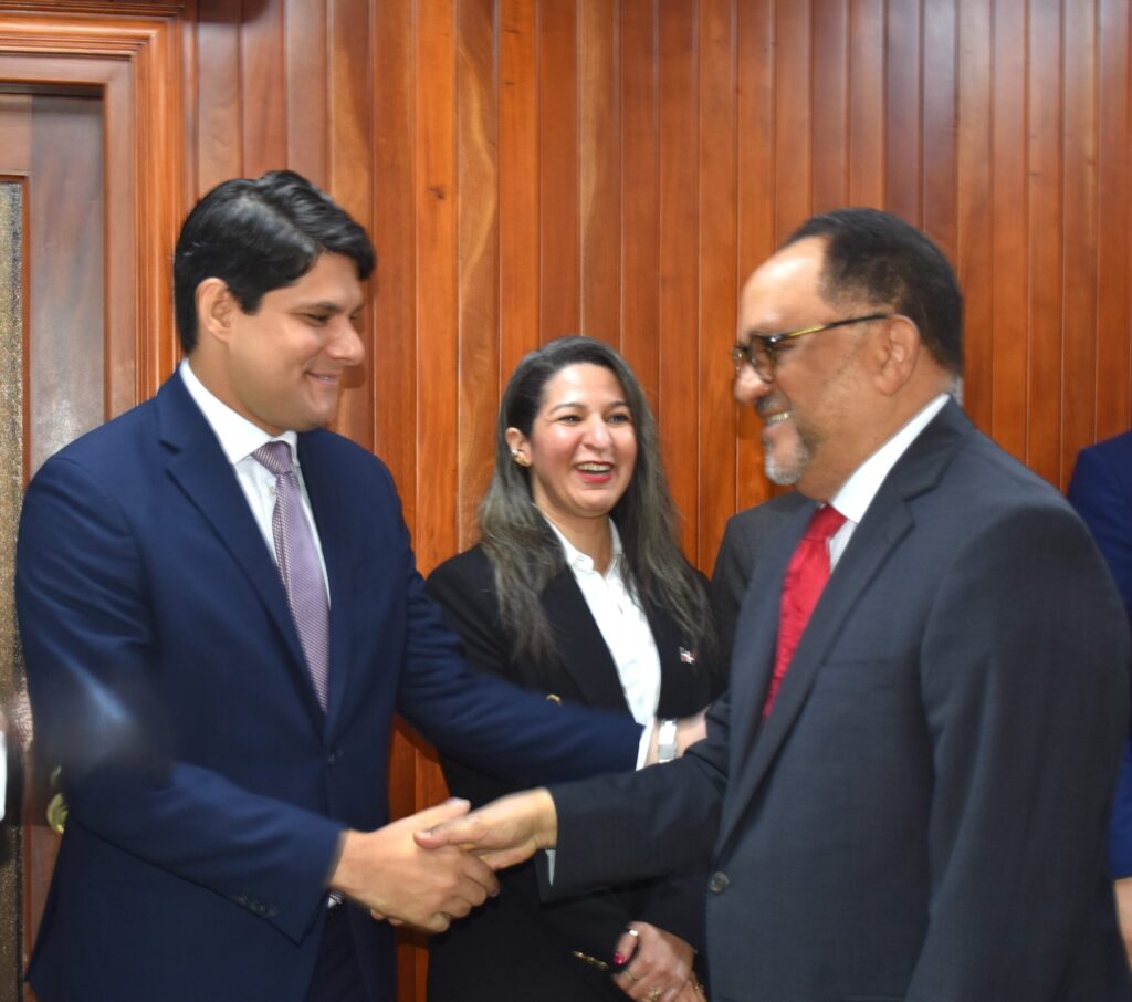 Antoliano Peralta juramenta a los viceministros de Justicia y al director de Servicios Penitenciarios - Noticias de hoy en República Dominicana | De Último Minuto