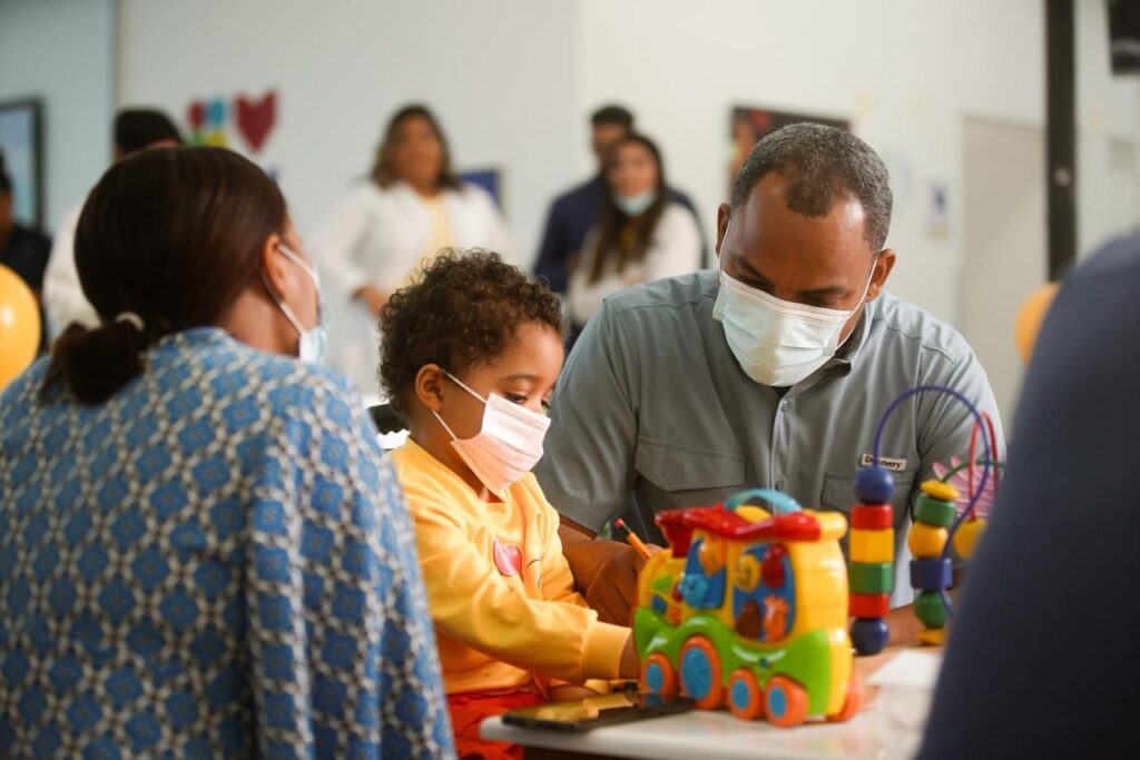 Primera dama comparte con niños y adolescentes con cáncer en Unidad Oncopediátrica - Noticias de hoy en República Dominicana | De Último Minuto