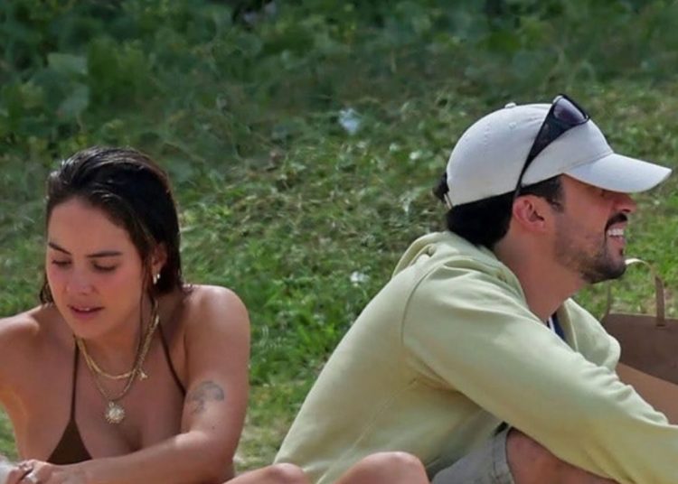 Bad Bunny y su expareja Gabriela encienden rumores de reconciliación al ser vistos en la playa