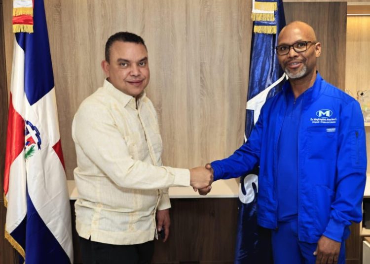 Mingkingüeis Maarlem es designado nuevo director del Hospital Salvador Bienvenido Gautier