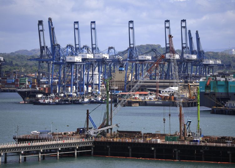 China acusa a EE.UU. de tener «mentalidad de Guerra Fría» en pulso por el Canal de Panamá