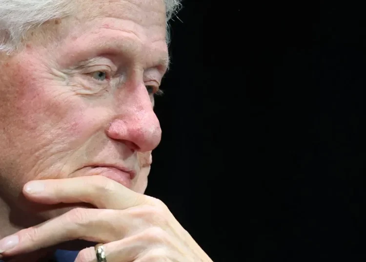 Bill Clinton comparece ante el Congreso para testificar sobre su relación con Epstein