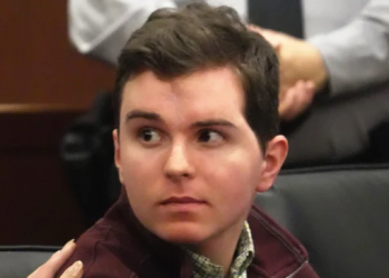 Dictan cadena perpetua a adolescente que asesinó a su hermano y a cuatro personas en Carolina del Norte