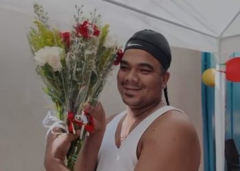 Ciudadanos celebran San Valentín en familia y con obsequios a seres queridos