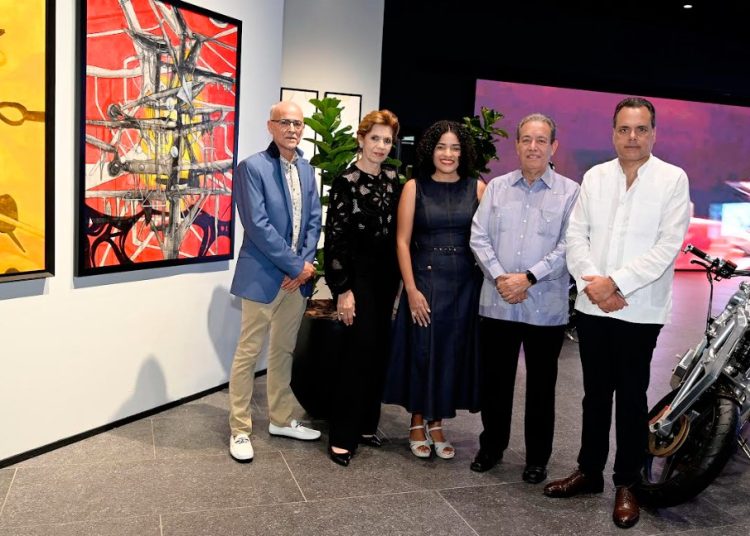 Museo Autozama Mercedes-Benz inaugura exposición “Caos & Equilibrio”, del pintor dominicano Máximo Caminero