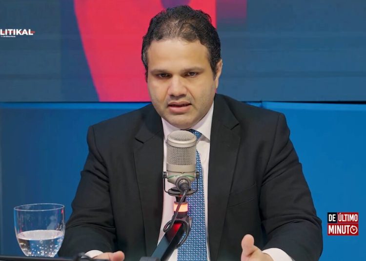 Economista Richard Medina califica la econonomía dominicana como «trampa fiscal»