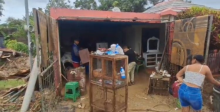 Fuertes lluvias dejan viviendas inundadas y comunidades incomunicadas en María Trinidad Sánchez