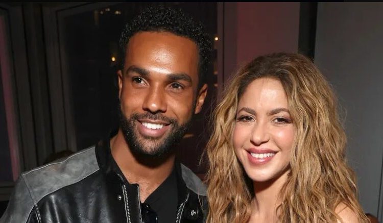 Shakira confirma su romance con Lucien Laviscount