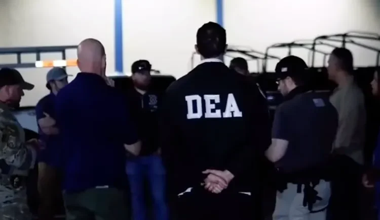 DEA desmantela red de drogas y armas dirigida por dominicano; seis arrestados en EEUU