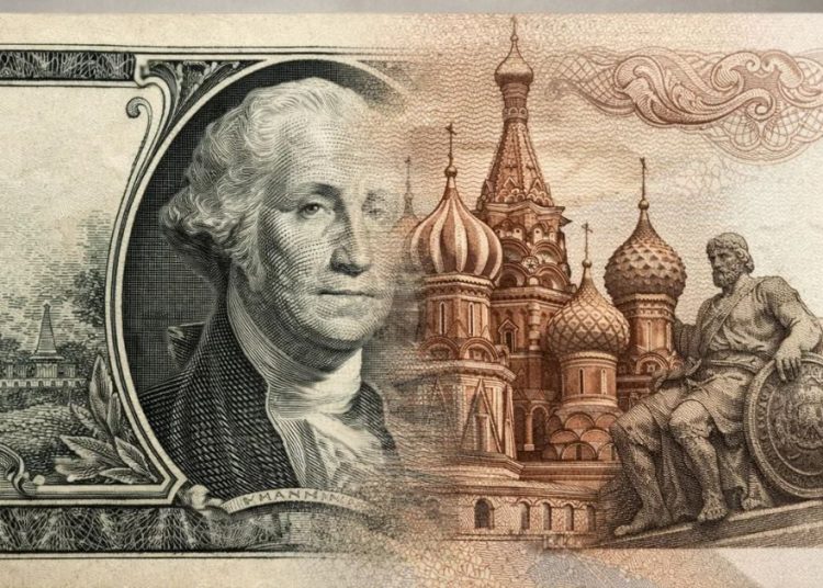 El Kremlin no descarta volver al dólar en sus transacciones internacionales