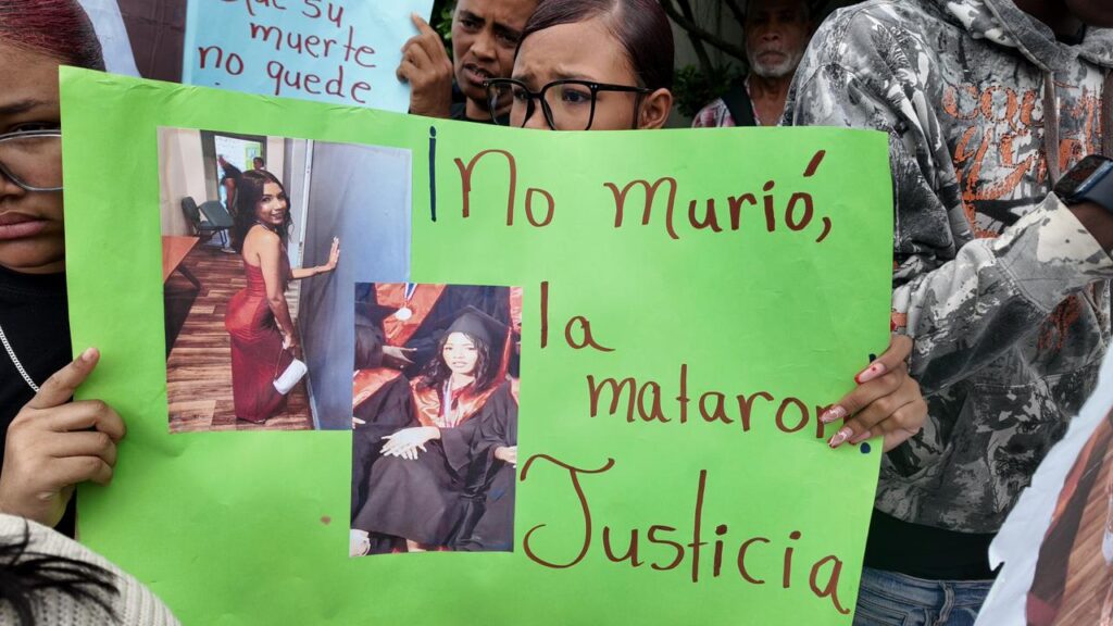 Familiares de Perla Jokasta denuncian que militar implicado usa influencias para evadir la justicia - Noticias de hoy en República Dominicana | De Último Minuto