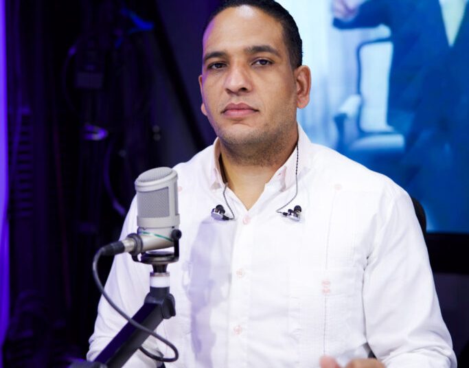 Hansel García explota contra Danilo Medina y Leonel Fernández por dividir la oposición