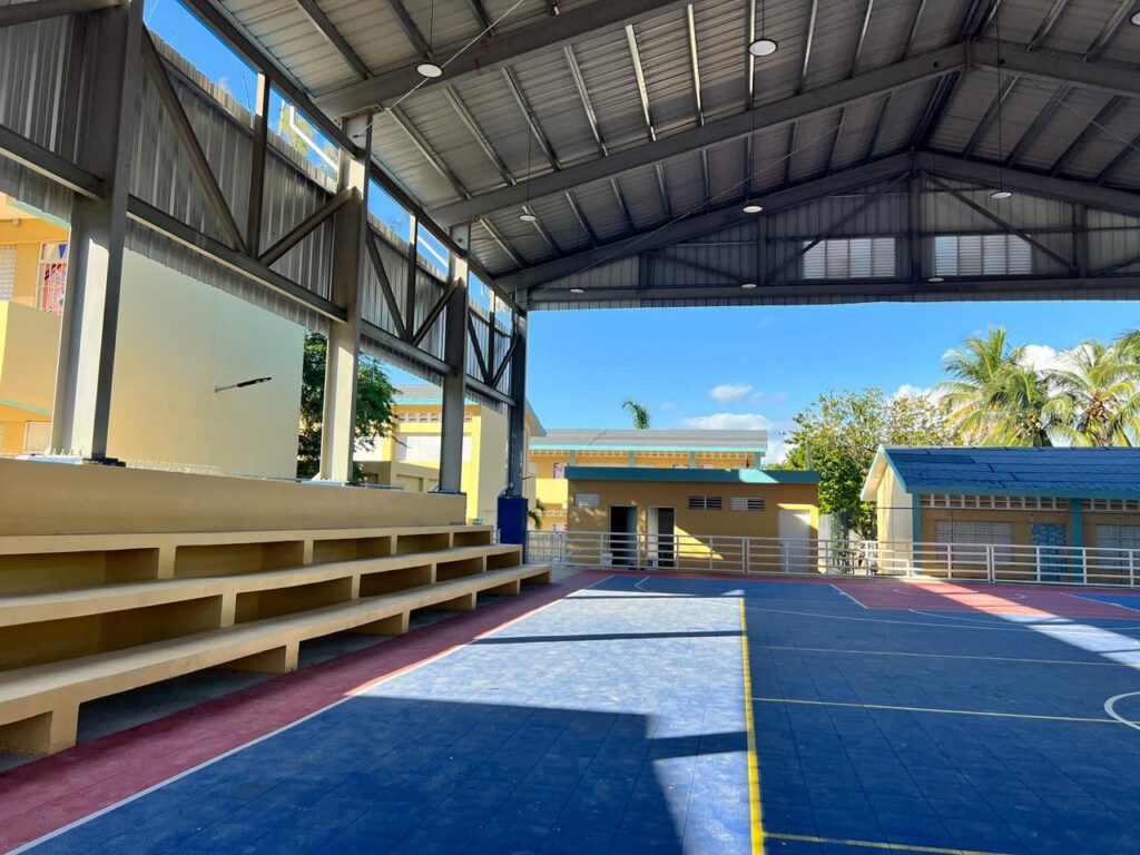 Infraestructura Escolar avanza obras y mantenimiento en 33 escuelas de Boca Chica - Noticias de hoy en República Dominicana | De Último Minuto