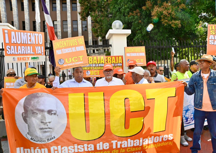 UCT demanda aumento salarial y mejores condiciones laborales para personal administrativo del Minerd