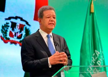 Leonel tilda de “ciencia ficción” satélite que será enviado al espacio desde Pedernales