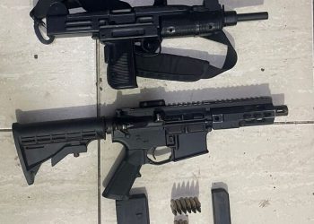 Dicrim de la PN apresa hombre en flagrante delito con dos fusiles en La Vega