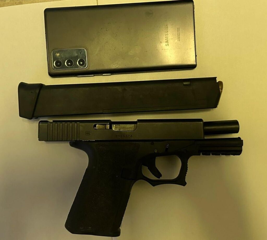 Policía arresta a “Titi” y otros implicados en asalto a mano armada en establecimiento de comida rápida en La Vega - Noticias de hoy en República Dominicana | De Último Minuto