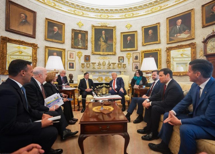 Trump dice que se llevó «muy bien» con Petro y que ambos hablaron sobre «sanciones»