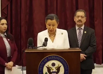 Congresistas hispanos proponen una ley de ‘Buen vecino’ contra la Doctrina Monroe de Trump