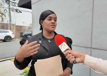 Madre solicita ayuda para salvar la vida de su hijo de seis años con cáncer en etapa 4