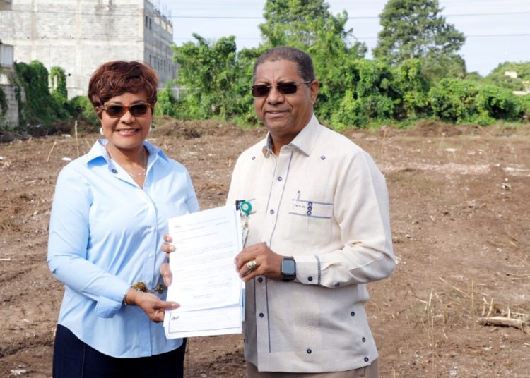 INAIPI recibe terrenos para construir CAIPI en Andrés, Boca Chica