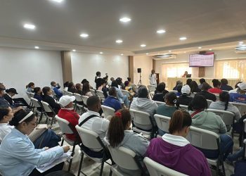 DPS Monseñor Nouel realiza taller de sensibilización sobre género y salud dirigido a sus colaboradores