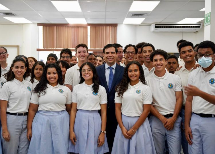 Ministro de Cultura inicia nueva etapa de “El Poder de las Buenas Palabras” enfocada en centros educativos