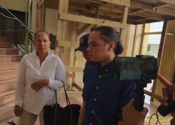 Tres meses de prisión preventiva a hombre acusado de propinar más de 40 puñaladas a su ex pareja embarazada en Santiago