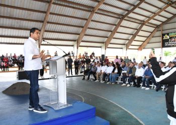 Ministro Kelvin Cruz inicia reparación del Multiuso de Piedra Blanca con inversión de RD$ 21.4 millones