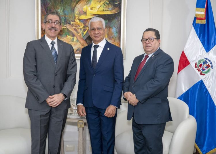 Asjana se reúne con el presidente del Senado para coordinar agenda de colaboración interinstitucional