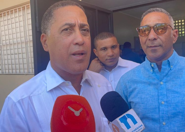 Infraestructura Escolar anuncia nuevo programa 24/7 para eliminar aulas críticas antes de agosto en Santiago