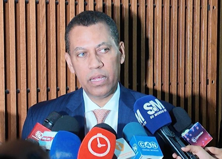 Guido Gómez Mazara plantea nueva ley para regular contenidos de “culto a la indecencia” en la radio