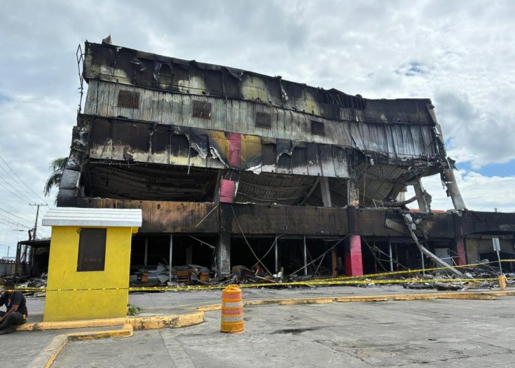 L&R Comercial iniciará demolición y nueva construcción tras incendio en Villa Mella