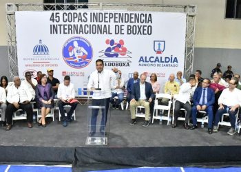 Ministro de Deportes aporta RD$ 1.3 millones para Copa de Boxeo