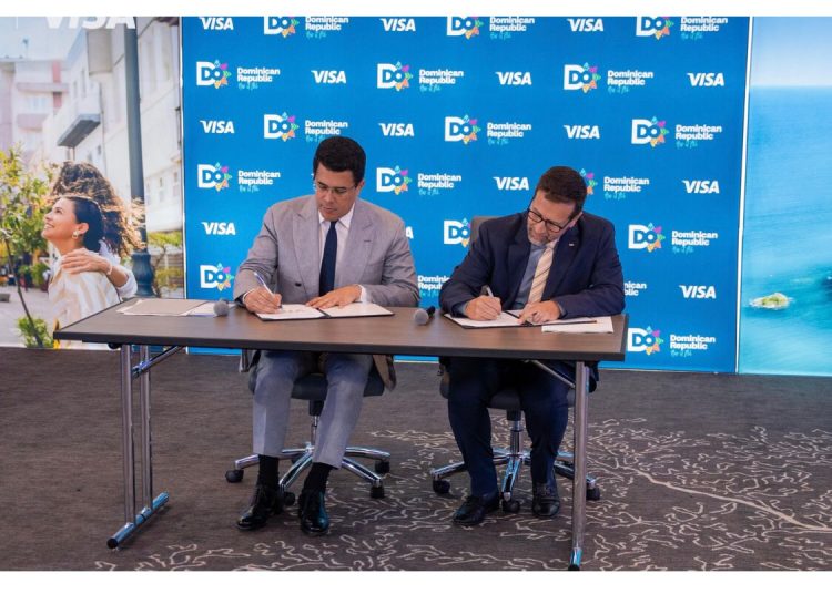 David Collado firma acuerdo con Visa Internacional para fortalecer la promoción turística